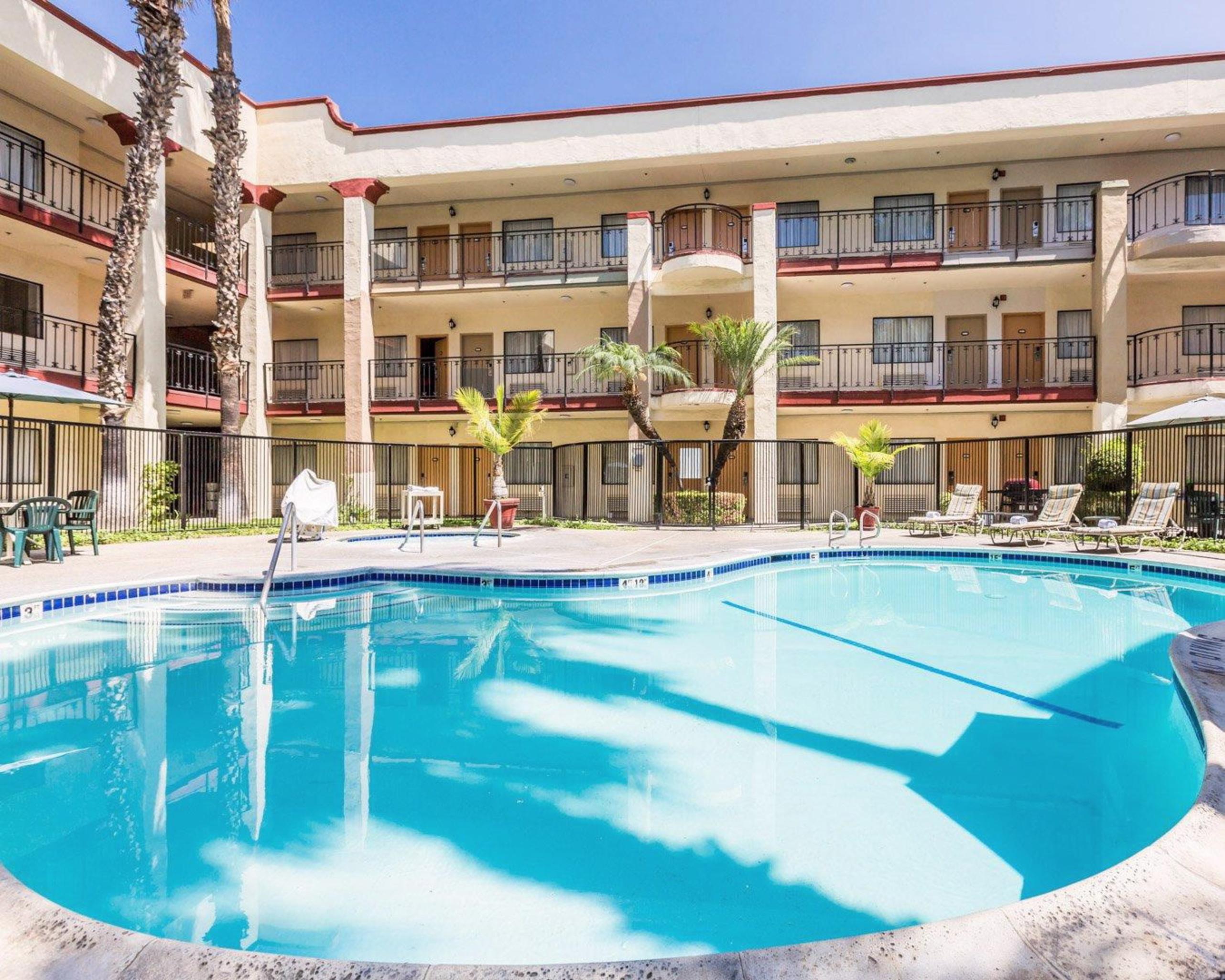 Comfort Inn & Suites Orange County John Wayne Airport Santa Ana Kültér fotó