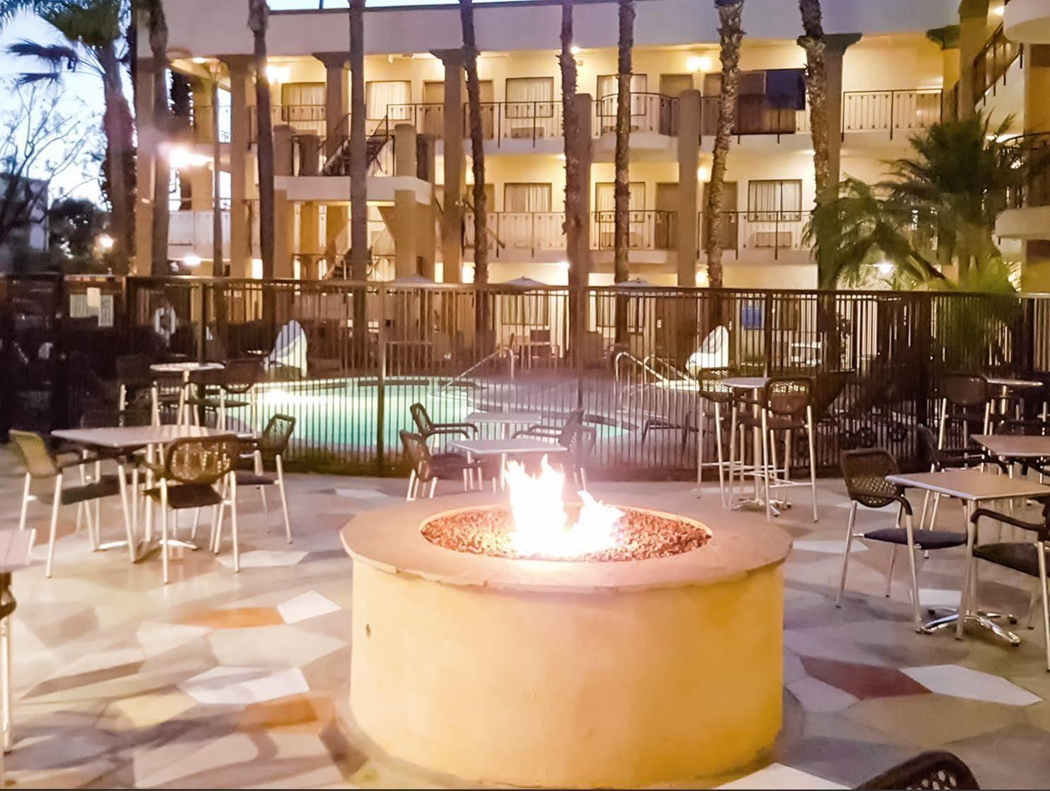 Comfort Inn & Suites Orange County John Wayne Airport Santa Ana Kültér fotó